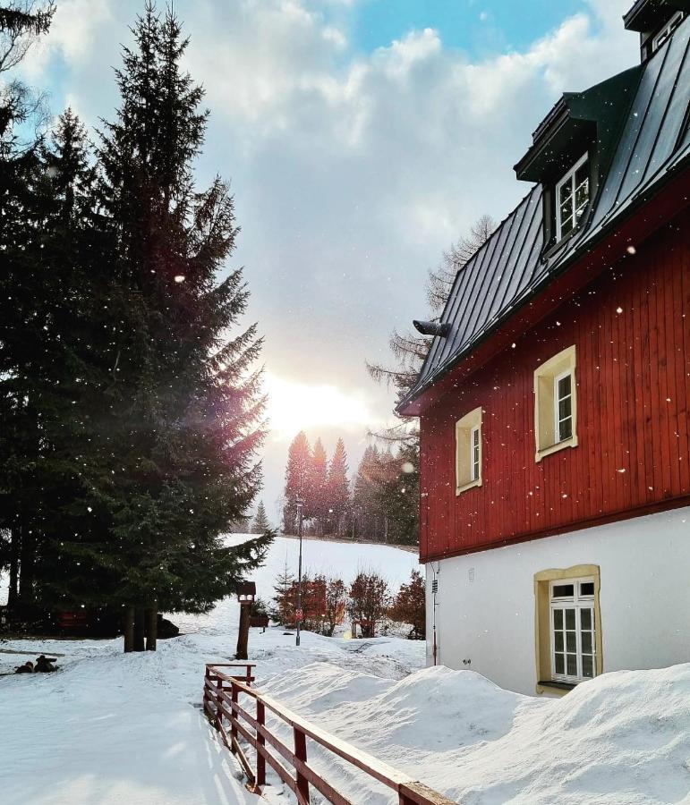 Hotel Lesni Chata Kořenov Kültér fotó