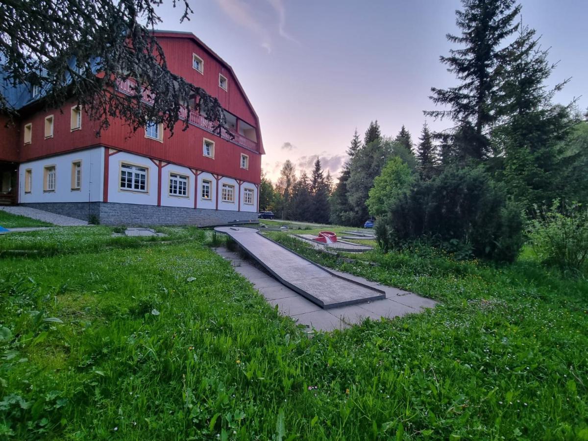 Hotel Lesni Chata Kořenov Kültér fotó