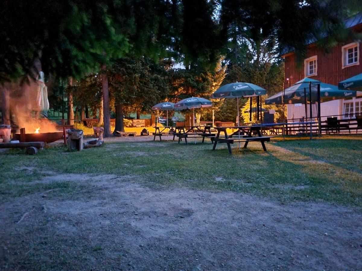 Hotel Lesni Chata Kořenov Kültér fotó