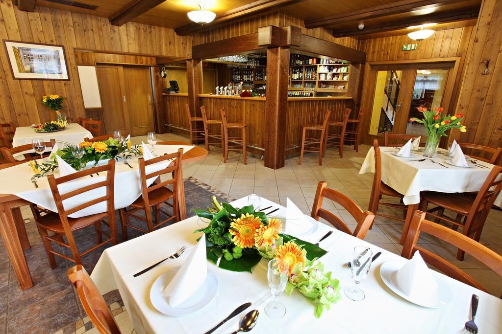 Hotel Lesni Chata Kořenov Kültér fotó