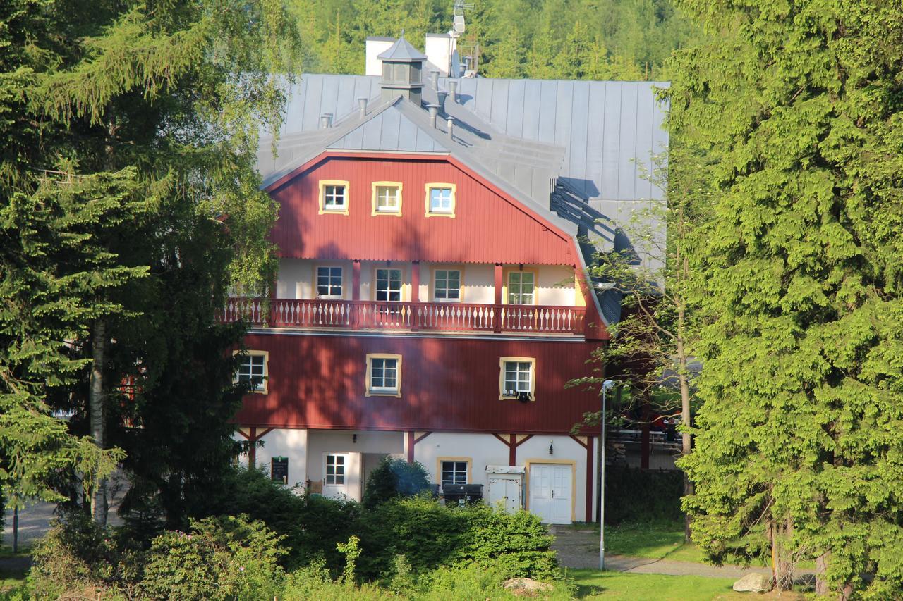Hotel Lesni Chata Kořenov Kültér fotó
